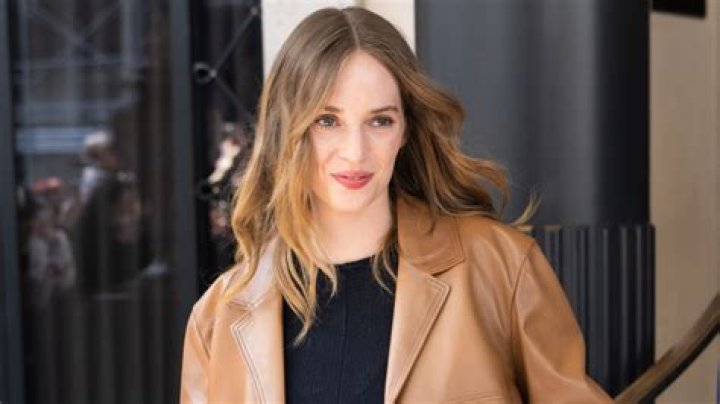How Tall Is Maya Hawke? Height & Body Measurements